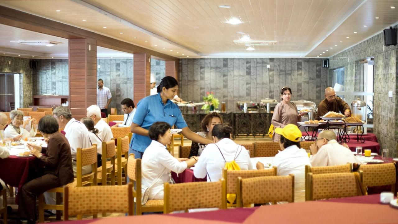 Miridiya Lake Resort Anuradhapura Ngoại thất bức ảnh