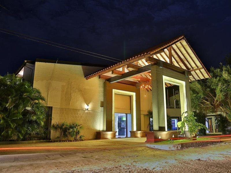 Miridiya Lake Resort Anuradhapura Ngoại thất bức ảnh