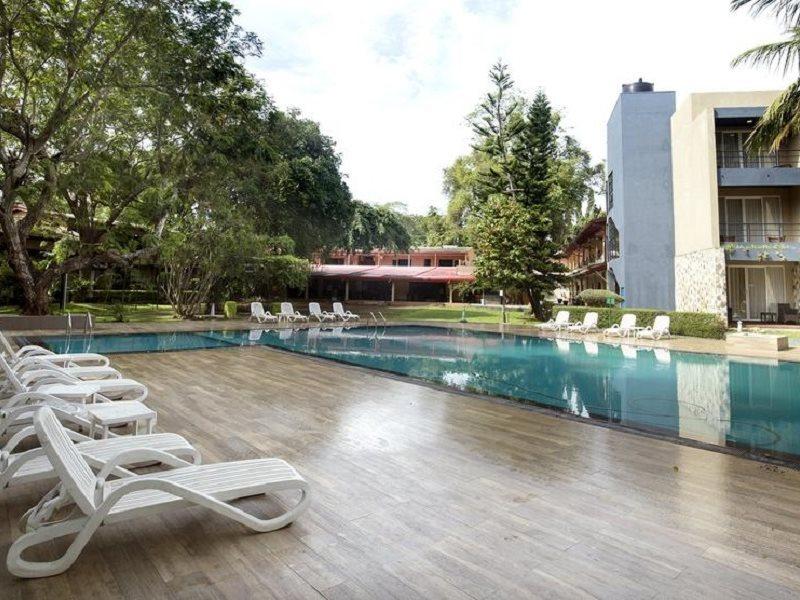 Miridiya Lake Resort Anuradhapura Ngoại thất bức ảnh