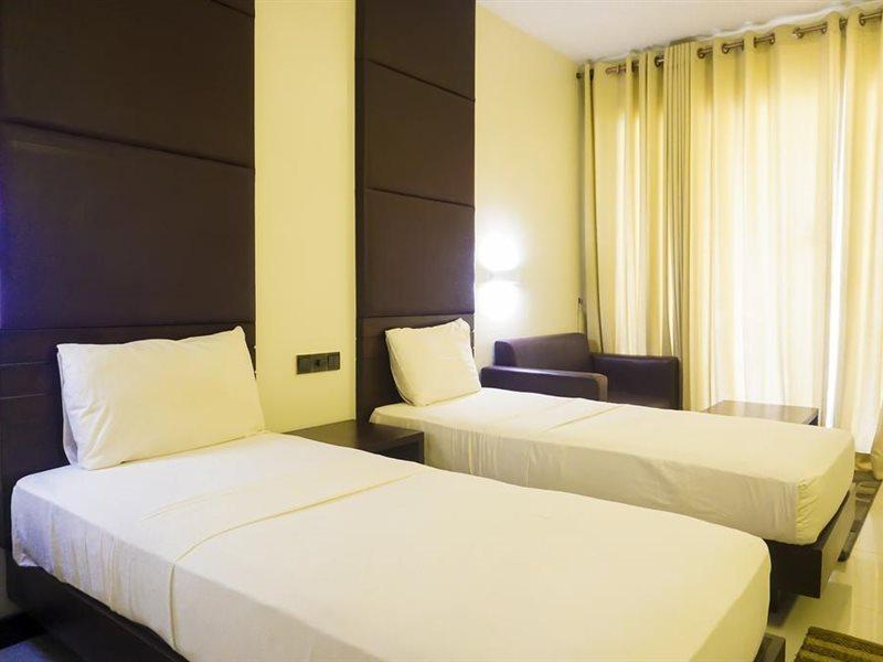 Miridiya Lake Resort Anuradhapura Ngoại thất bức ảnh