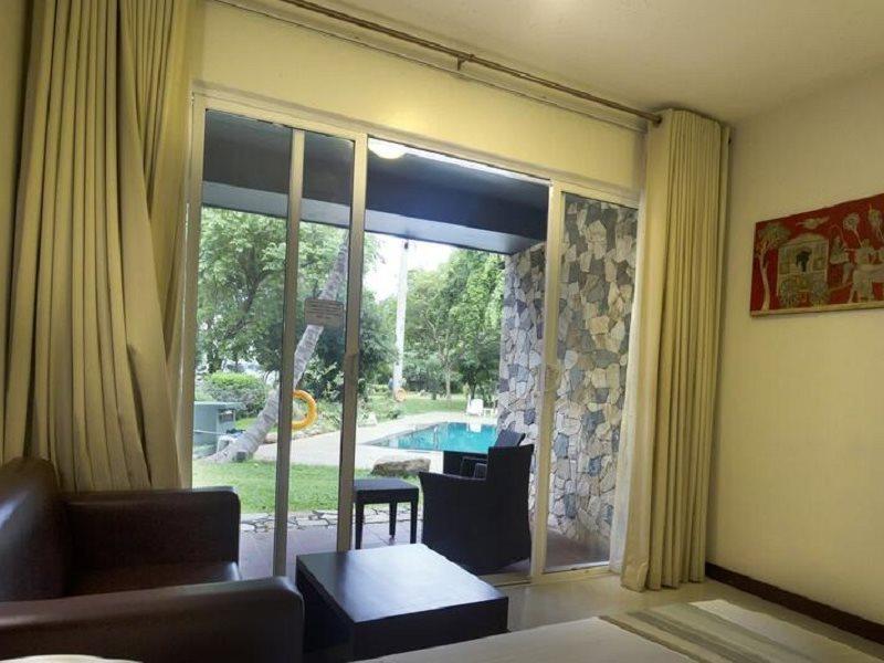 Miridiya Lake Resort Anuradhapura Ngoại thất bức ảnh