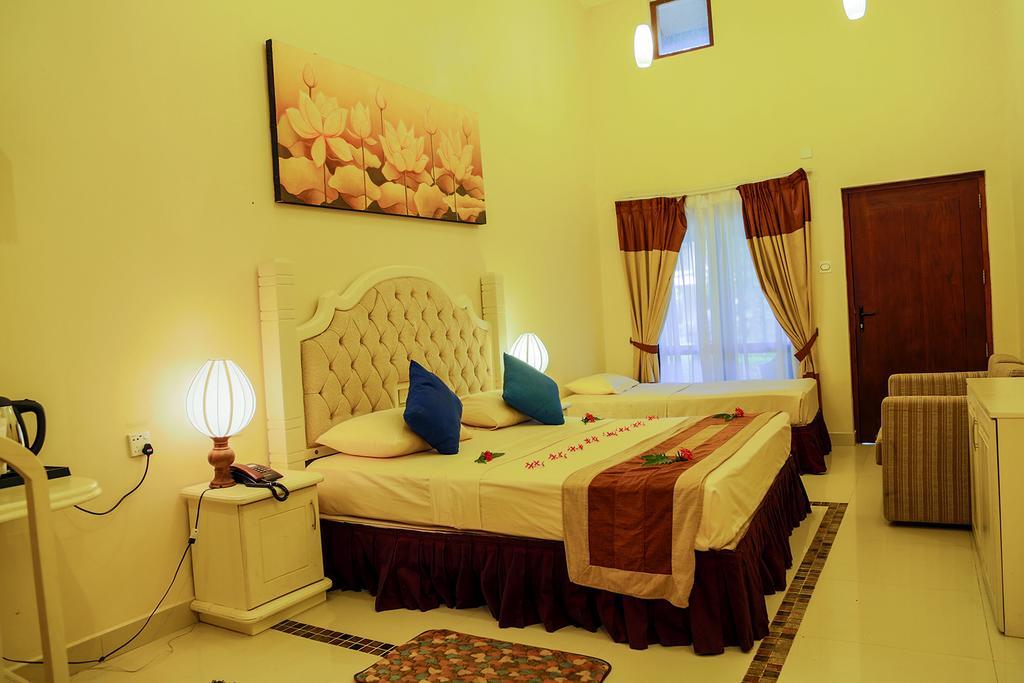 Miridiya Lake Resort Anuradhapura Ngoại thất bức ảnh