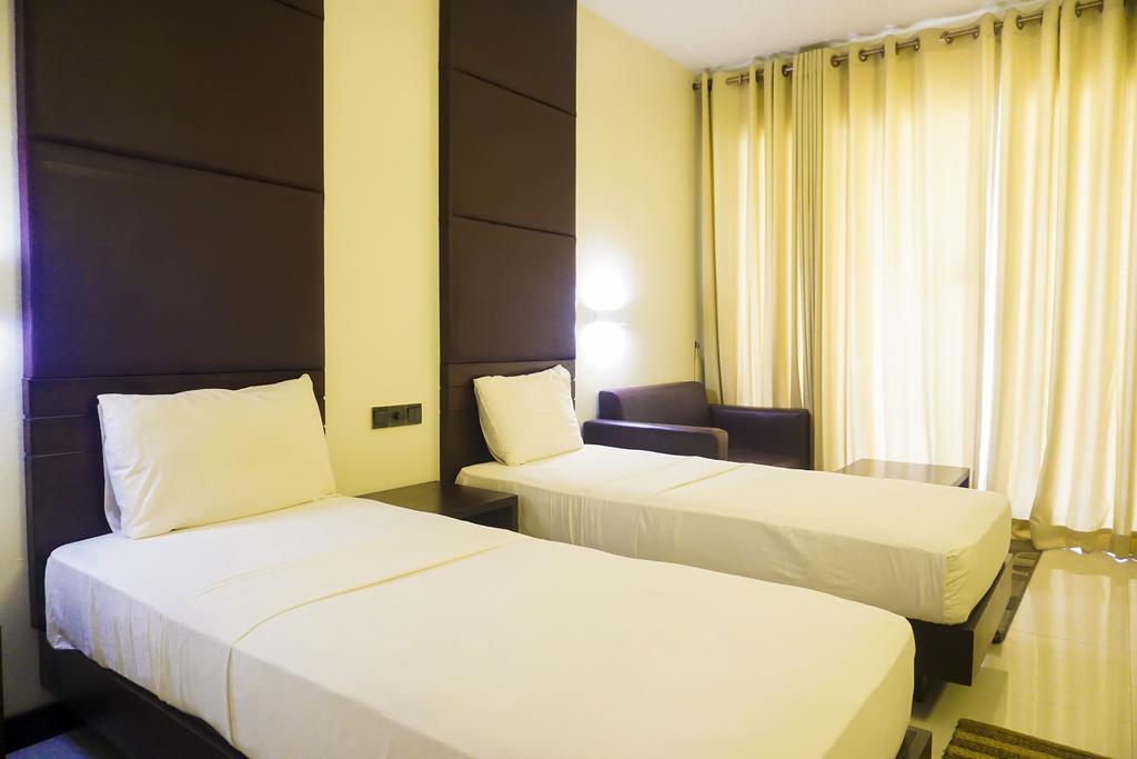 Miridiya Lake Resort Anuradhapura Ngoại thất bức ảnh